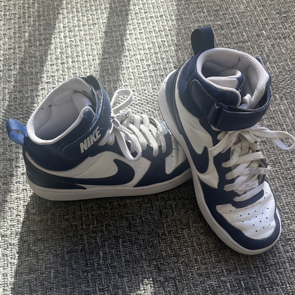 Nike Kids Navy and White High-Top Basketball Sneakers 3.5Y